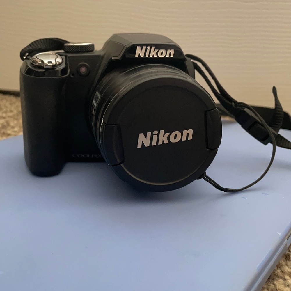 Nikon COOLPIX P90 camera